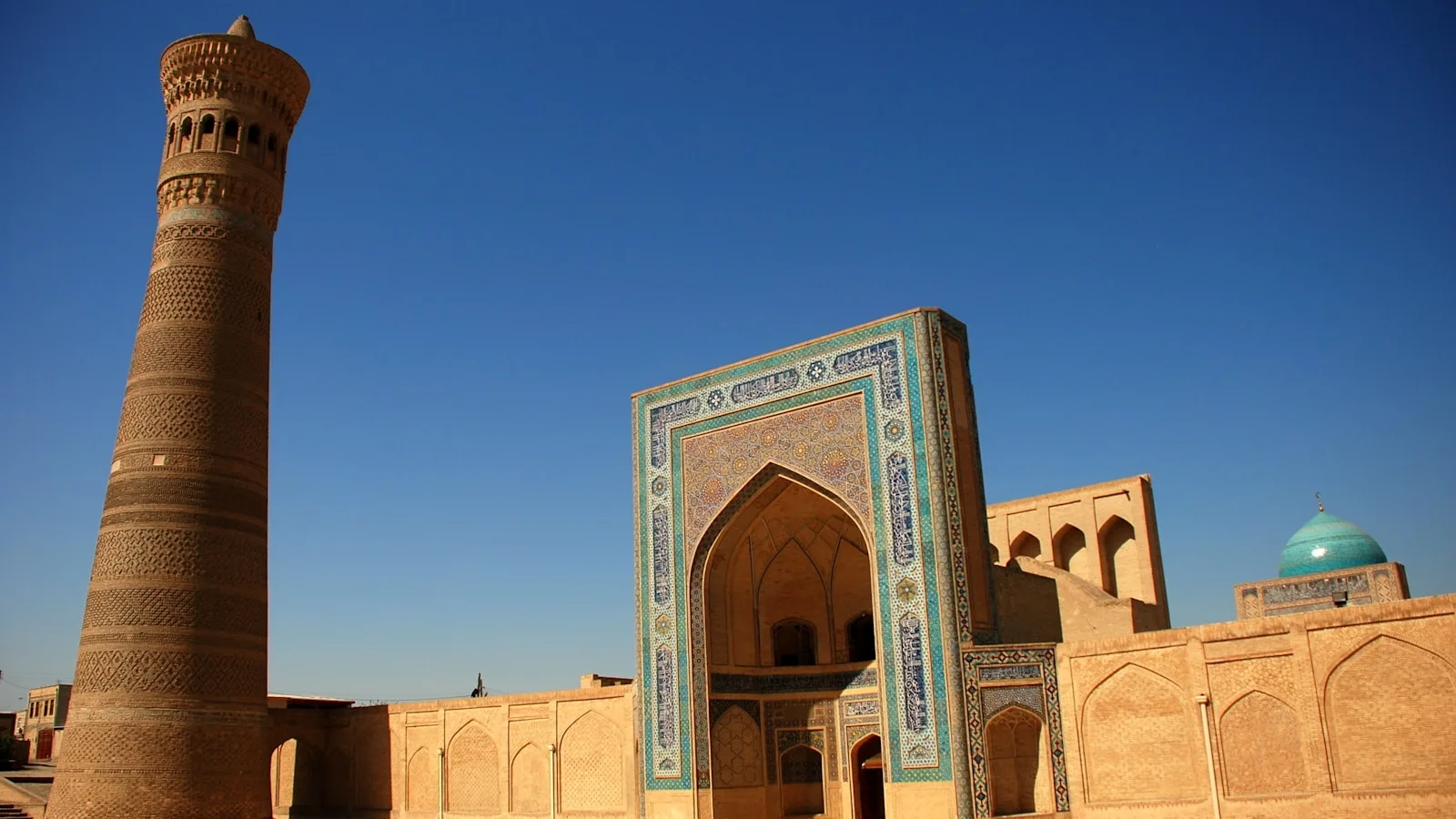 Le Poi-Kalon : le cœur monumental de Boukhara