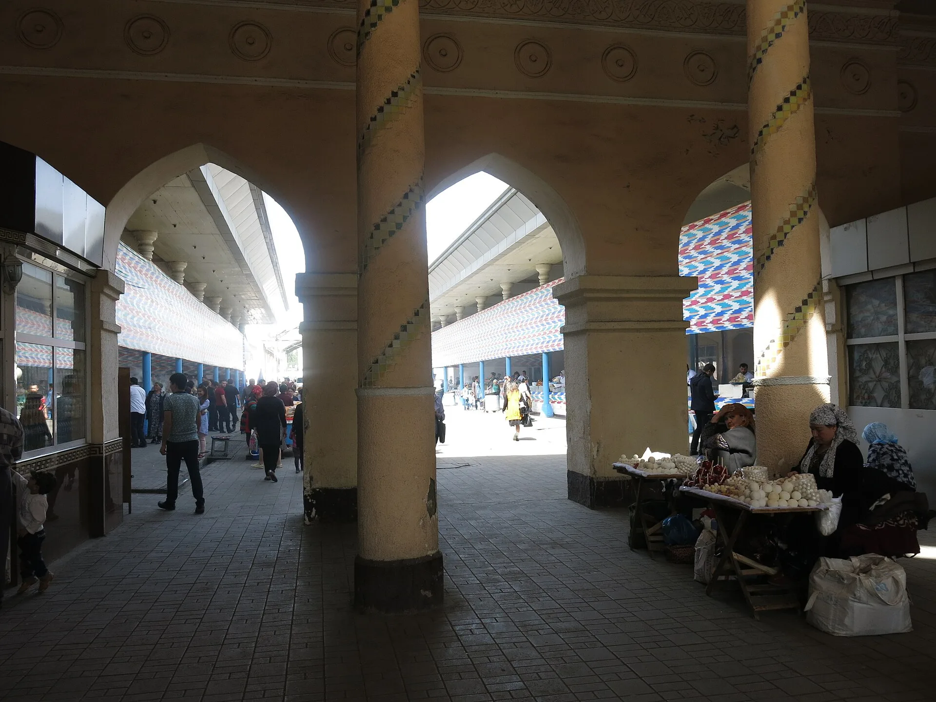 Le Chorsu Bazaar : l'âme commerçante de Tachkent